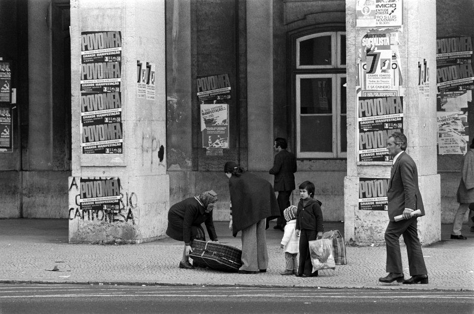 Portugal, politiek, straatbeelden etc leuzen van politieke partijen op straat , Bestanddeelnr 927-7490