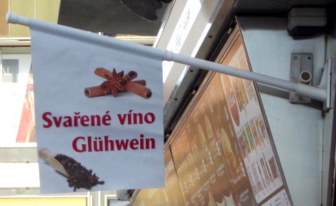 Praha, červen, svařené vino, 1 photo
