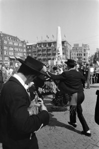 Portugese dansgroep gaf demonstratie op de Dam, van folkloristische Portugese da, Bestanddeelnr 915-2505
