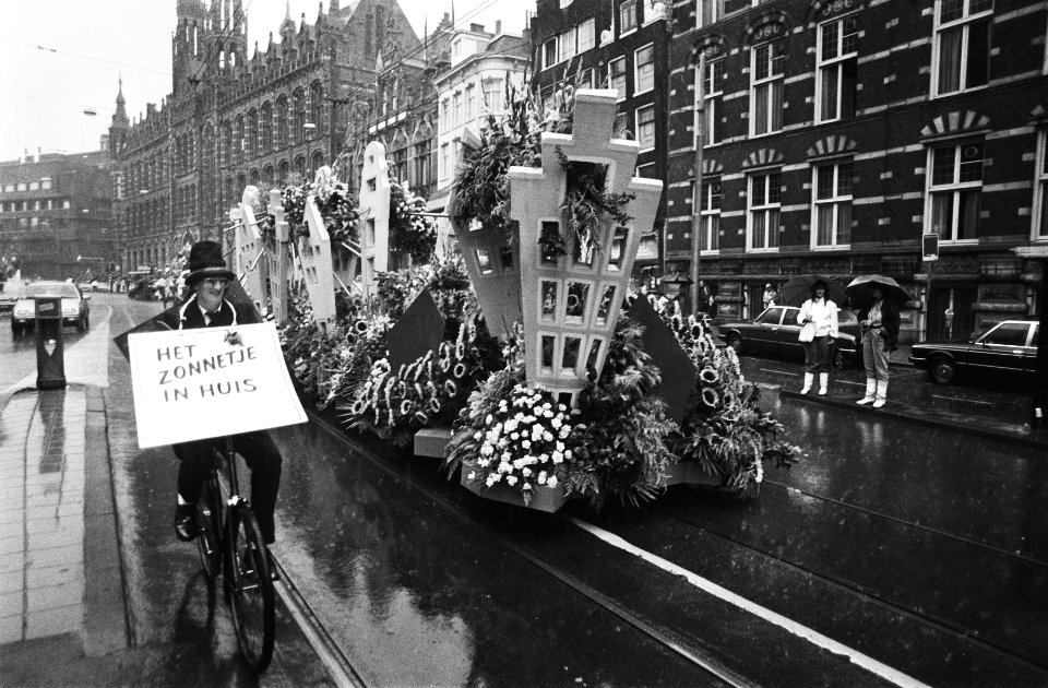 Praalwagen met motto Het zonnetje in huis, Bestanddeelnr 932-6865