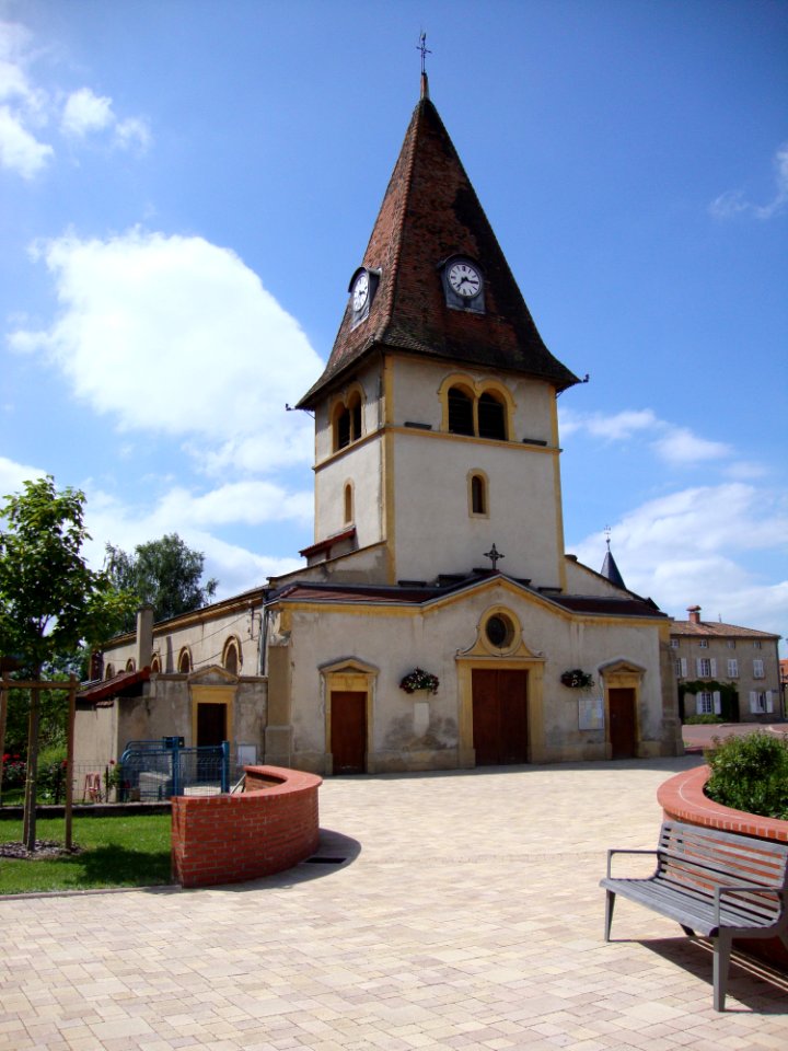 Pouilly-sous-Charlieu (Loire, Fr) église