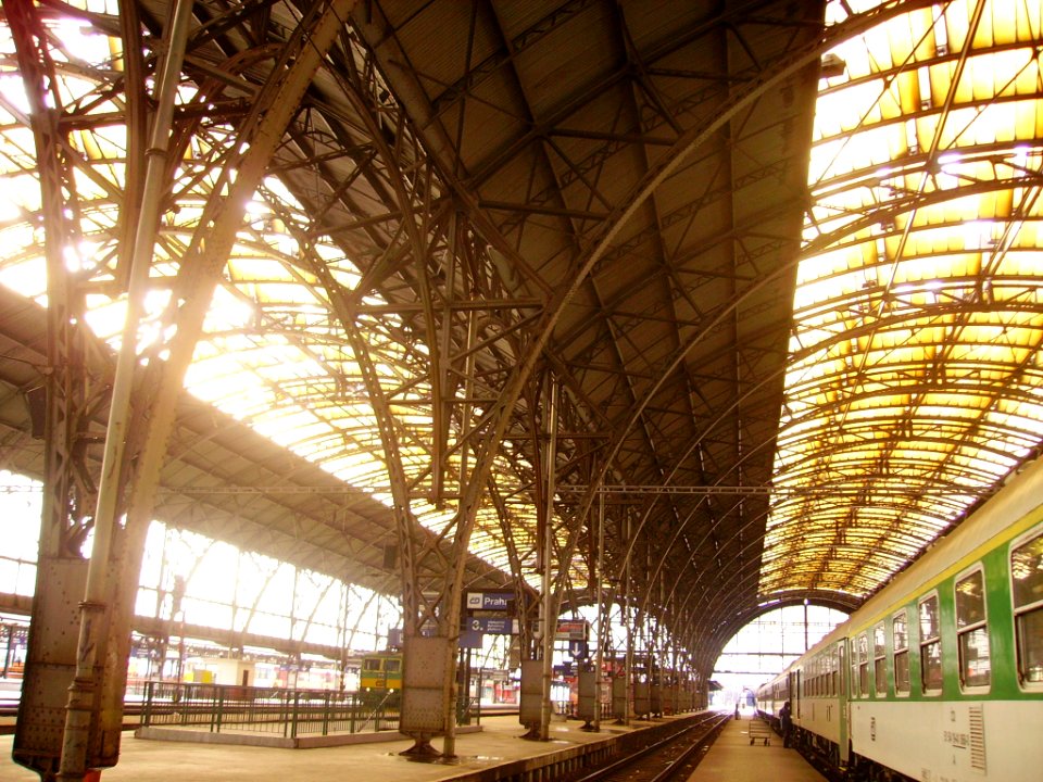 Prag Hauptbahnhof Zughalle