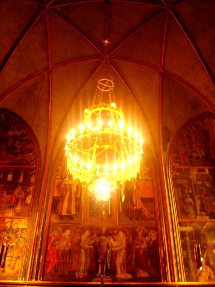 Prag Dom St. Vitus Innen Goldener Raum Kronleuchter 2