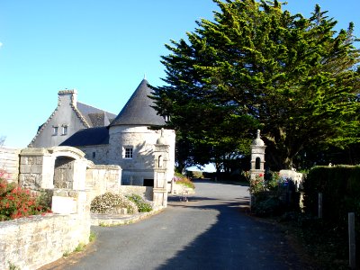 Pouldreuzic, château - hotel Lababan, entree