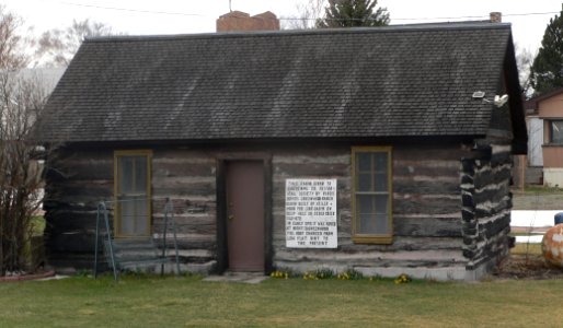 Prairie Schooner Museum, Dalton, NE log cabin