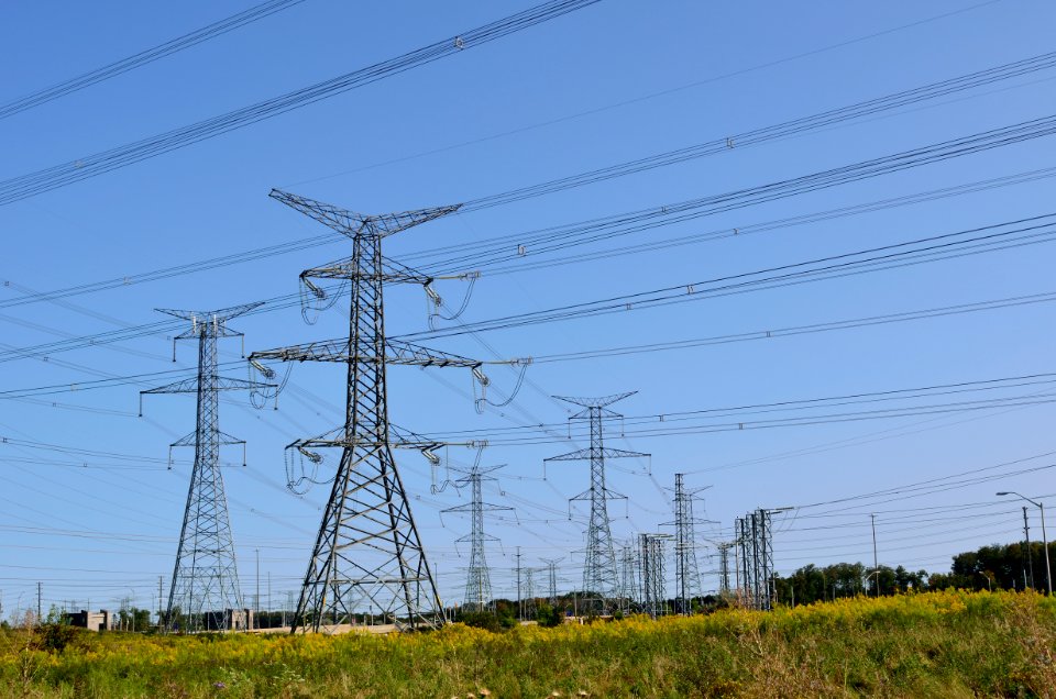 PowerLinesAtBayviewHwy7