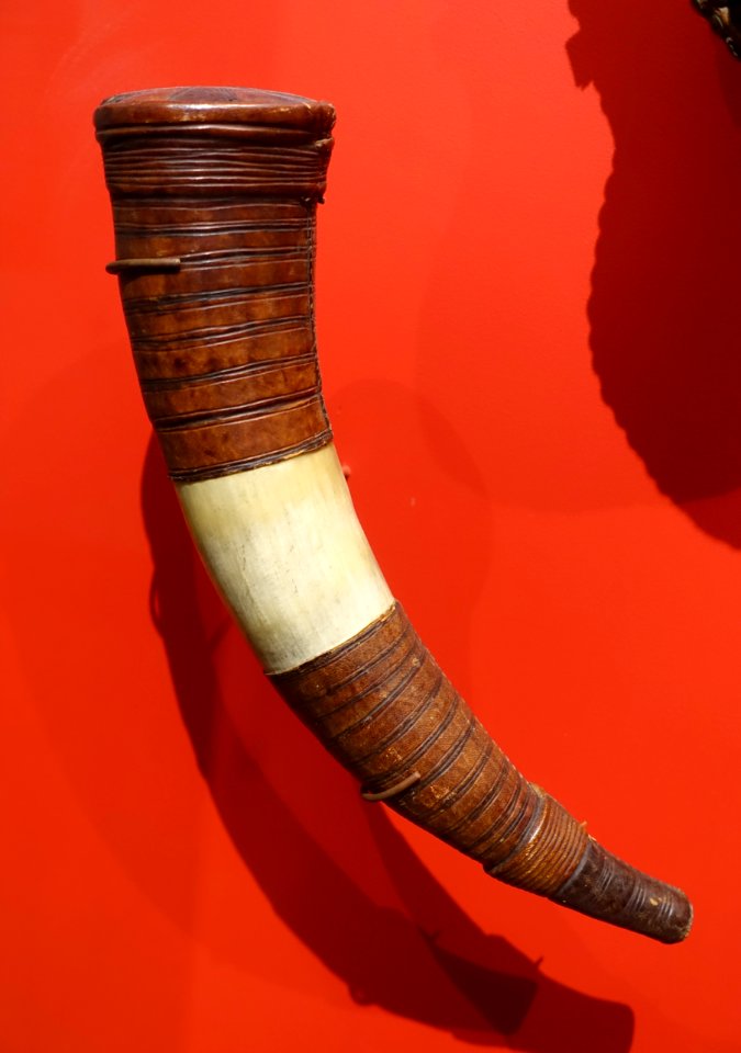 Powder flask, Northern Africa, horn, leather - African collection - Peabody Museum, Harvard University - DSC06050