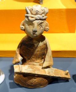 Pottery figurines of dancer and musicians, view 2, Eastern Han dynasty, from M1, Hauguo Shan, Guanzhou Dao, Haizhu District, Guangzhou - Hong Kong Museum of History - DSC00821