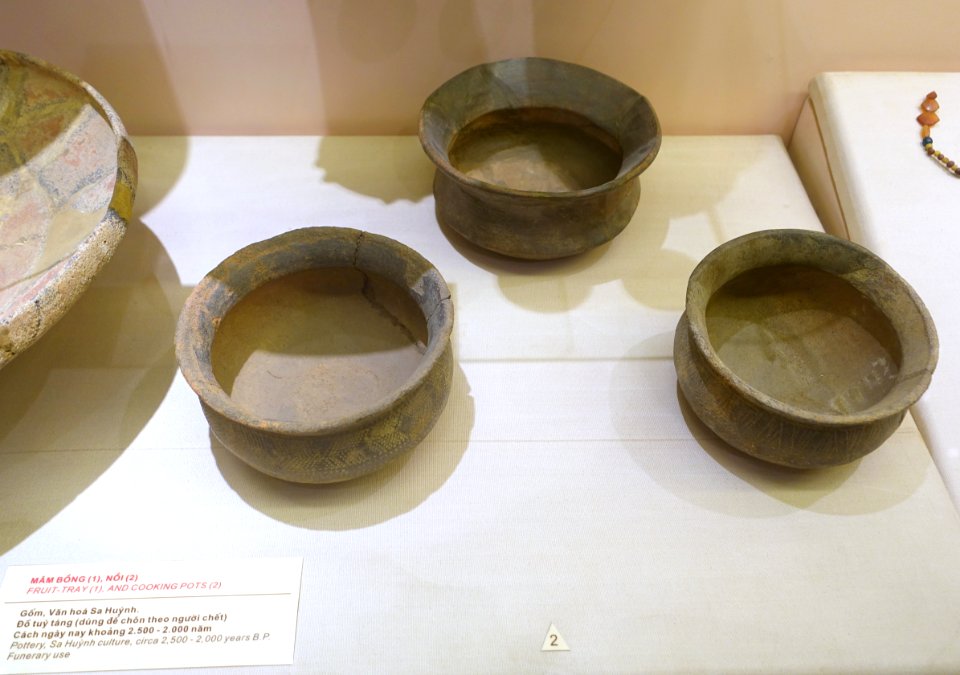 Pottery for funerary use, Sa Huynh culture, c. 2500-2000 years before present - National Museum of Vietnamese History - Hanoi, Vietnam - DSC05474