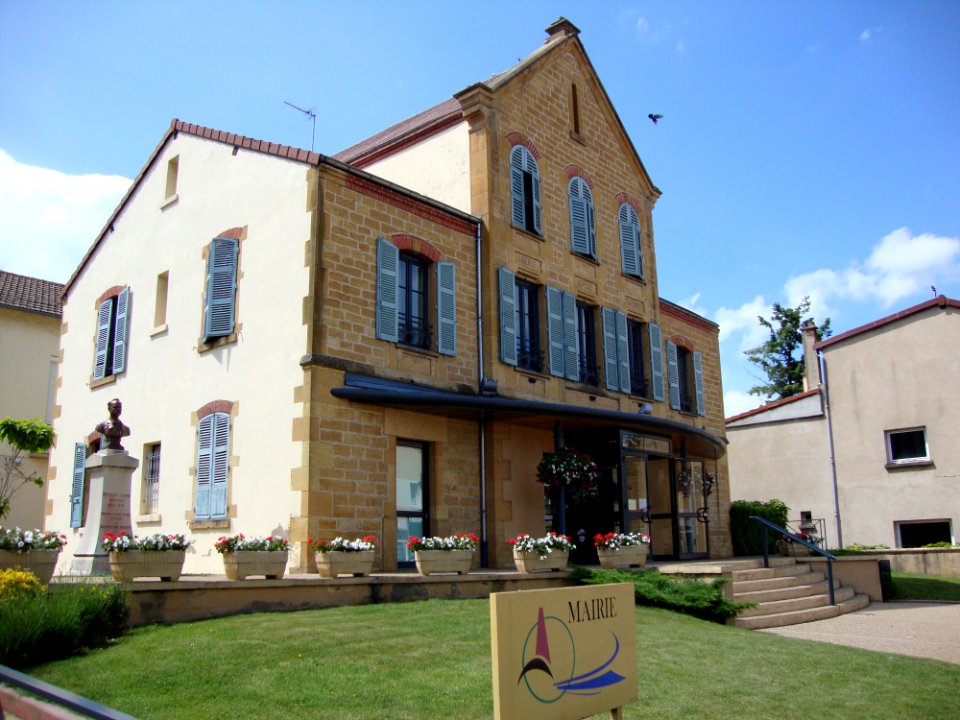 Pouilly-sous-Charlieu (Loire, Fr) mairie