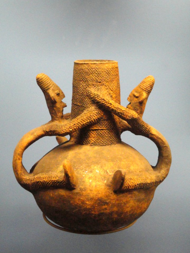 Pottery, Mangbetu - African objects in the American Museum of Natural History - DSC05989