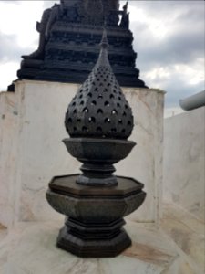 Prajadhipok statue - Thai Parliament Museum - 2017-01-26 (023)