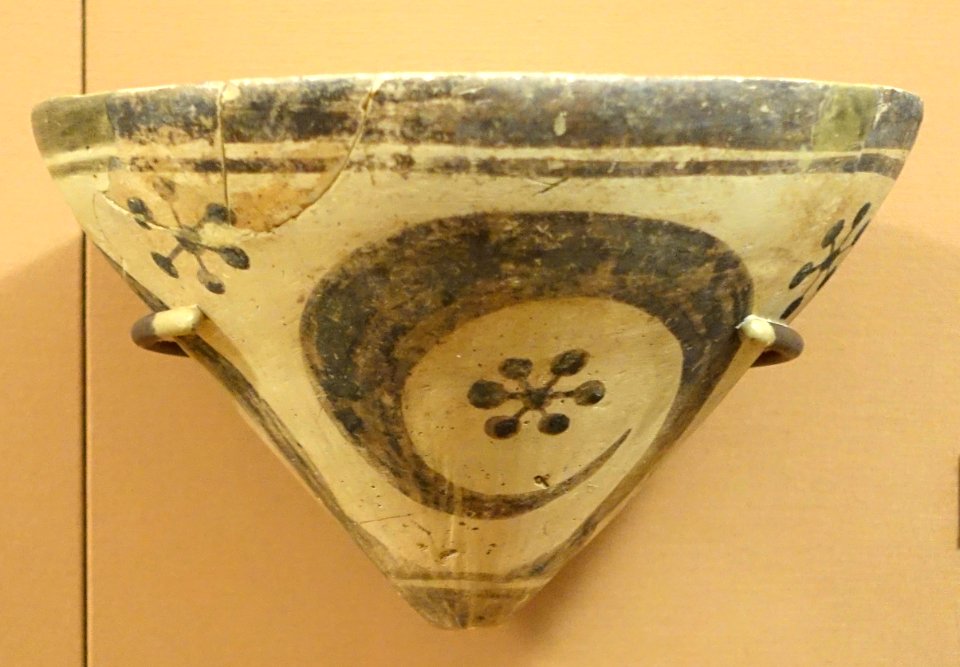 Pottery, Tall-i-Bakun A site, Iran, 4200-3800 BC - Oriental Institute Museum, University of Chicago - DSC07947