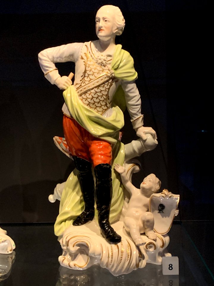 Porcelain figurine, National Museum of Scotland pic19
