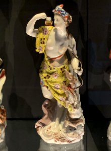 Porcelain figurine, National Museum of Scotland pic35 photo