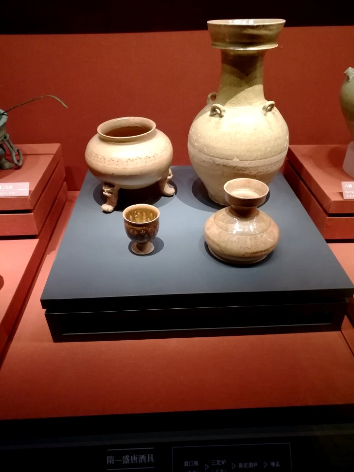 Porcelain bowls, Sui and Tang dynasties, Hunan Museum
