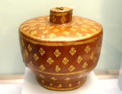 Pottery case, Dauphins of France, leather - Museo Nacional de Artes Decorativas - Madrid, Spain - DSC07991