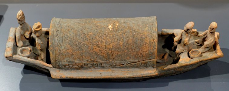 Pottery boat, Eastern Han dynasty, from M3 at the construction site of Kaicheng Huating, Xianlei Zhonglu, Guangzhou - Hong Kong Museum of History - DSC00826