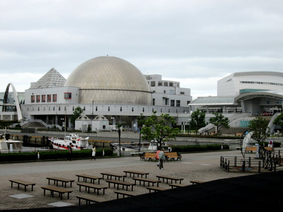Port of Nagoya Public Aquarium from outside 1