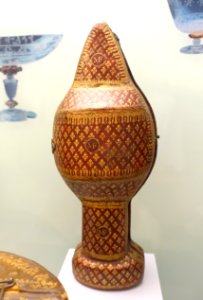 Pottery case, Dauphins of France, leather - Museo Nacional de Artes Decorativas - Madrid, Spain - DSC07994