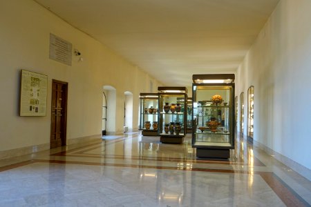 Pottery displays - Museo Gregoriano Etrusco - Vatican Museums - DSC01153