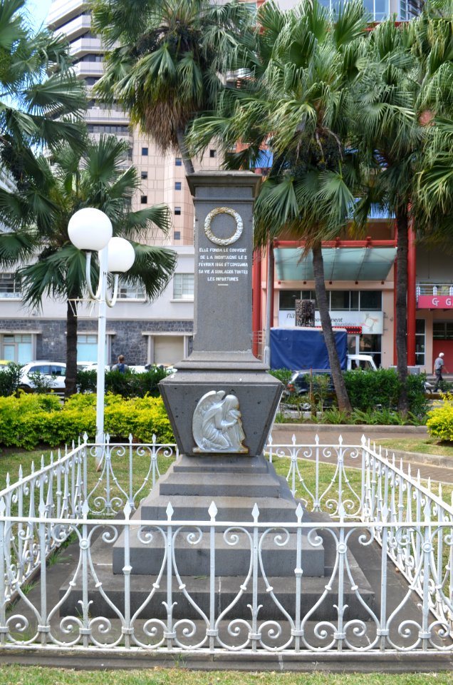 Port Louis, Jardin de la Compagnie, Monument in memory of Soeur Marie Barthélemy (1)