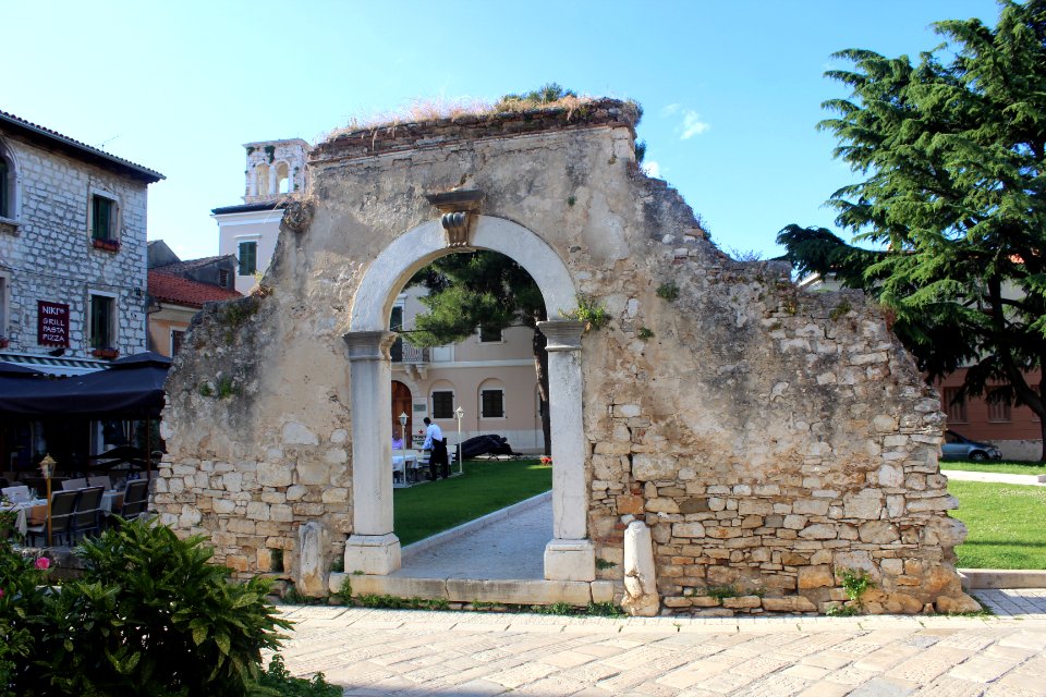 Poreč–Trg Jurja Dobrile-01