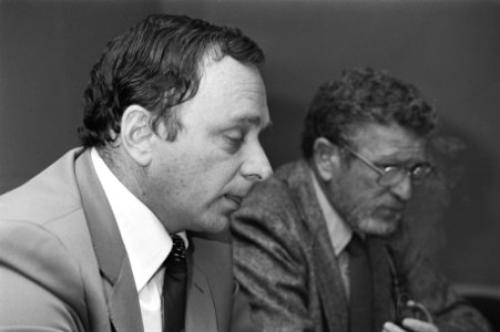 Porretten van Y. Krill (direkteur El Al in Nederland, links) en A. Shermao (dire, Bestanddeelnr 931-6667