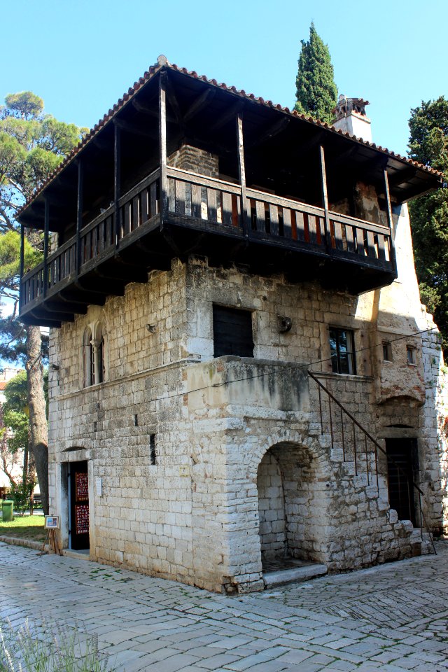 Poreč–Romanesque house-01