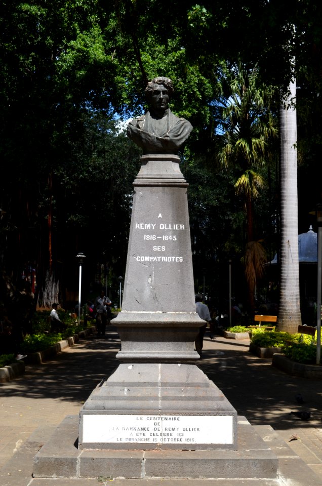 Port Louis, Jardin de la Compagnie, Sculptur Remy Ollier