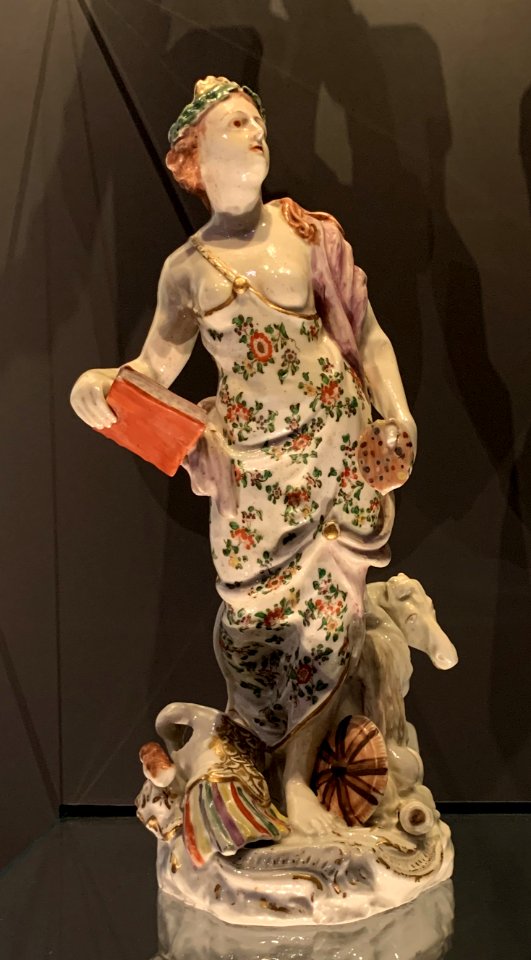 Porcelain figurine, National Museum of Scotland pic37