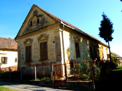 Porrogi vakolatdíszes népi lakóház 1