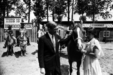 Ponys, prinsessen, Margriet, prinses, Bestanddeelnr 930-3350