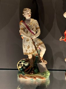 Porcelain figurine, National Museum of Scotland pic32