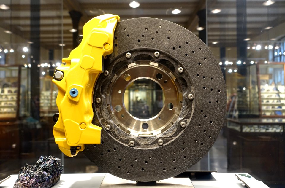 Porsche Ceramic Composite Brake with silicon carbide - Museum fur Naturkunde, Berlin - DSC09917