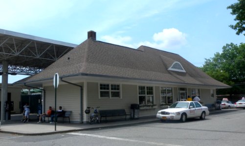 Port Wash LIRR sta jeh