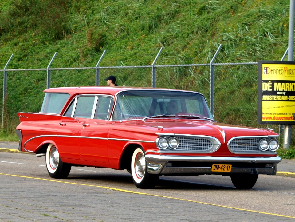 Pontiac Catalina station pic2