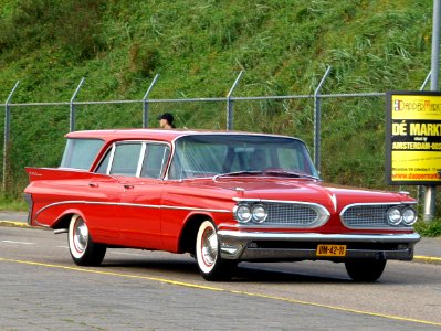 Pontiac Catalina station pic2