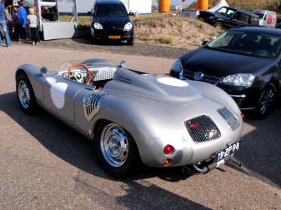 Porsche Spyder dutch licence registration 19-ZF-98 pic01