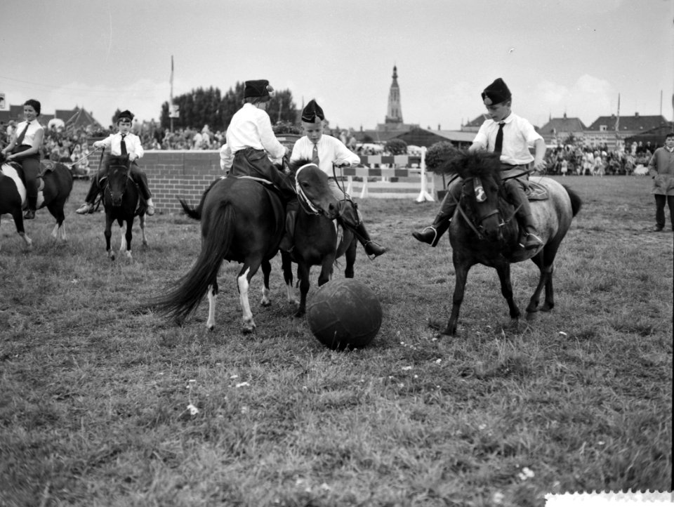 Pony voetbalwedstrijd te Breda, Bestanddeelnr 911-4684