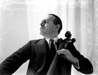 Portret van cellist del Canho, Bestanddeelnr 252-1214 photo