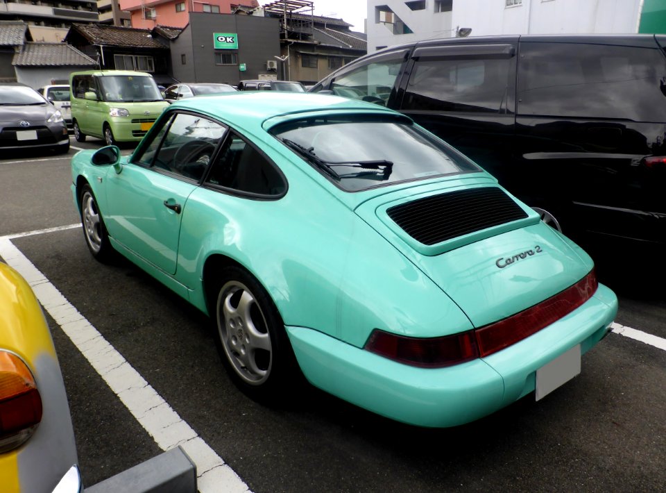 Porsche 993 Carrera 2 coupe rear