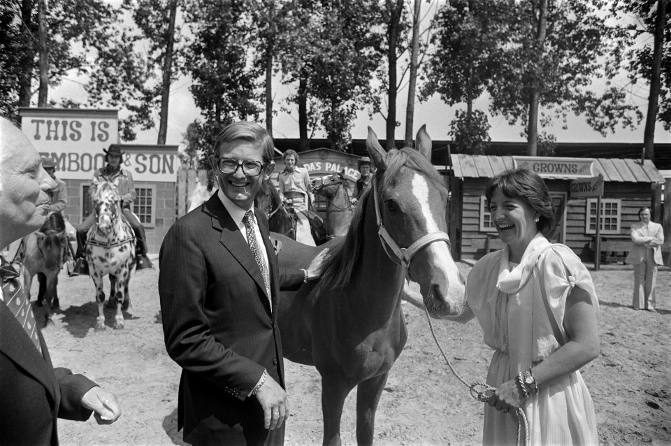 Ponys, prinsessen, Margriet, prinses, Bestanddeelnr 930-3351