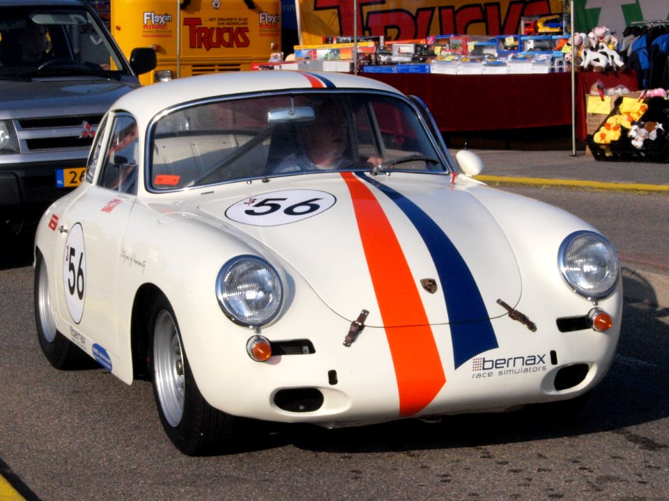 Porsche with no56 no licence registration pic2