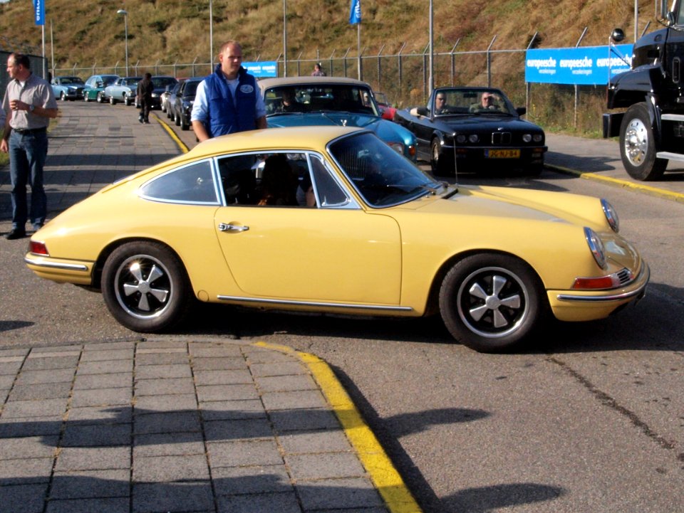 Porsche 911T dutch licence registration AM-71-95 pic3