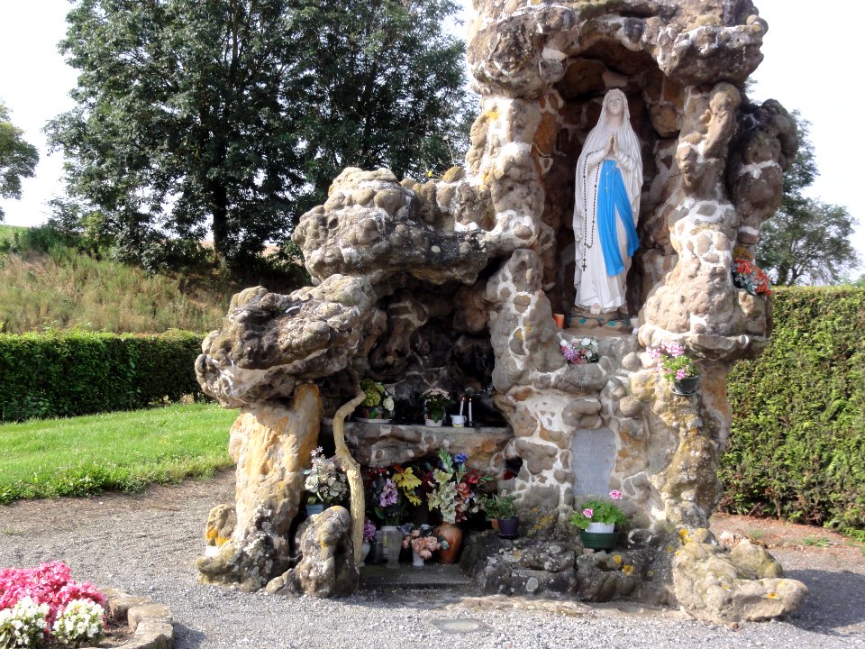 Pontru (Aisne) grotte de Lourdes