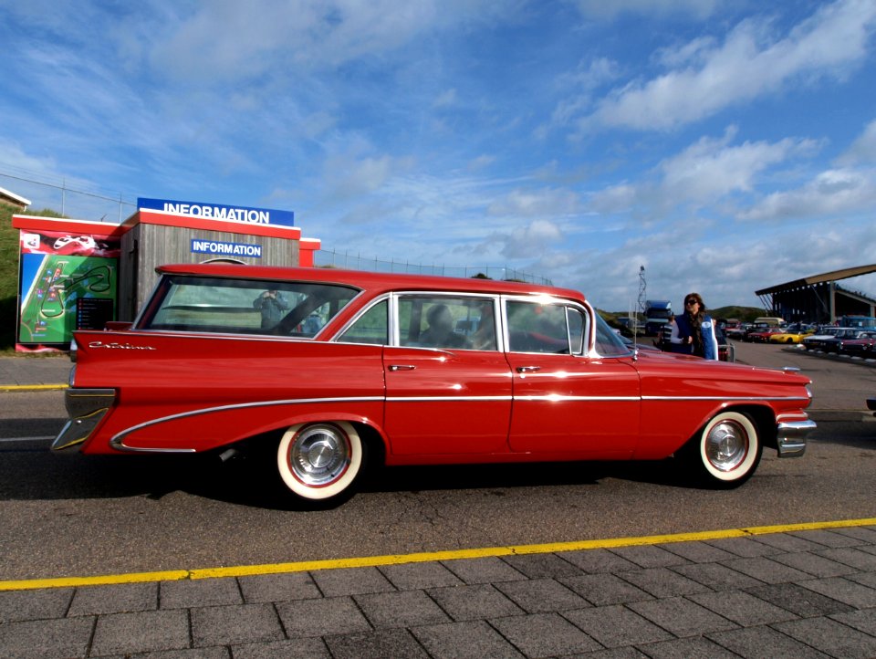 Pontiac Catalina station pic9