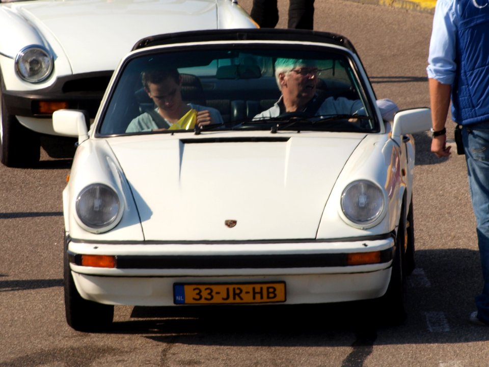 Porsche 911 SC Targa dutch licence registration 33-JR-HB