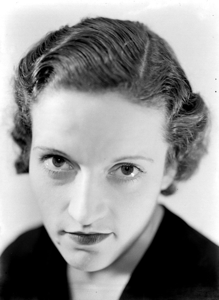 Portret van actrice Adrienne Canivez, Bestanddeelnr 190-0719