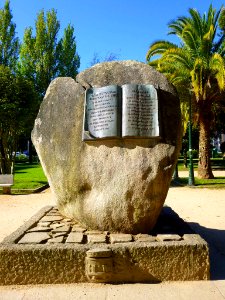 Pontevedra - Plaza de la Constitución, Monumento a la Constitución de 1978